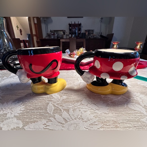 Disney Mickey and Minnie Ceramic footed pedestal mug/bowls from Disney World - Picture 2 of 14